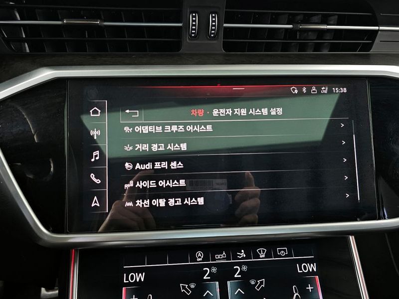 2020 Audi A7 55 TFSI Quattro Premium photo 16