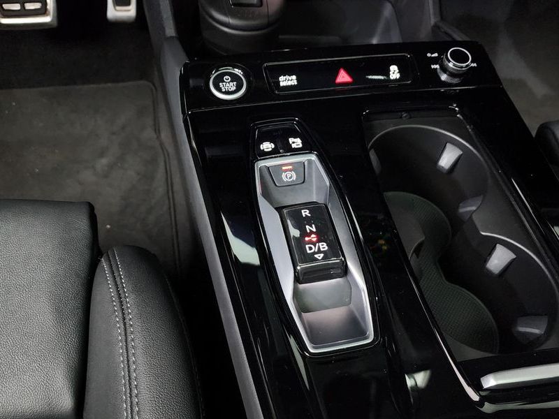 2025 Audi Q6 e-트론 Performance Premium photo 9