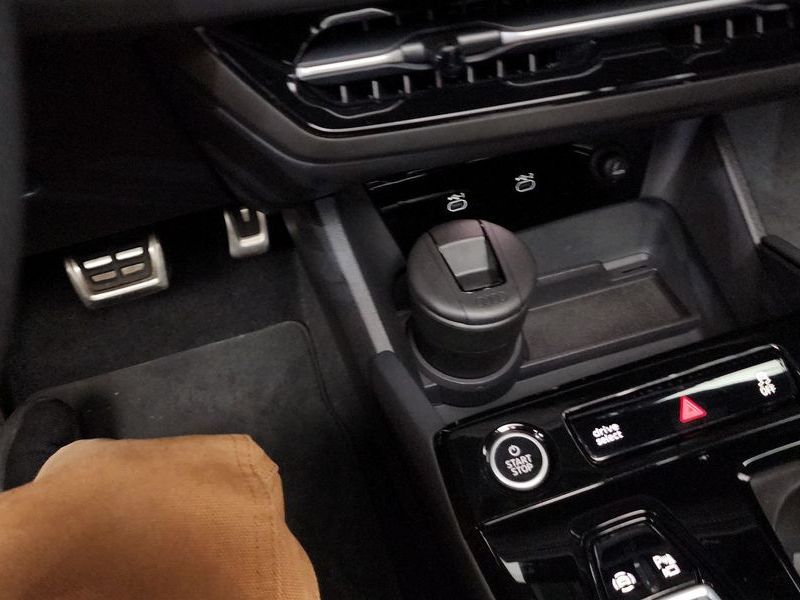 2025 Audi Q6 e-트론 Performance Premium photo 16