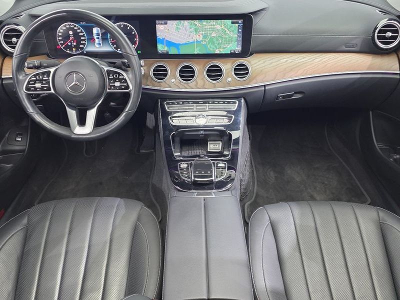 2019 Mercedes-Benz E-Class E300 4MATIC Exclusive photo 7