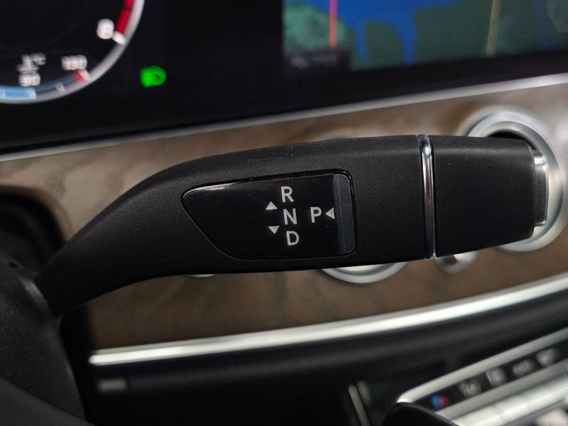 2019 Mercedes-Benz E-Class E300 4MATIC Exclusive photo 9