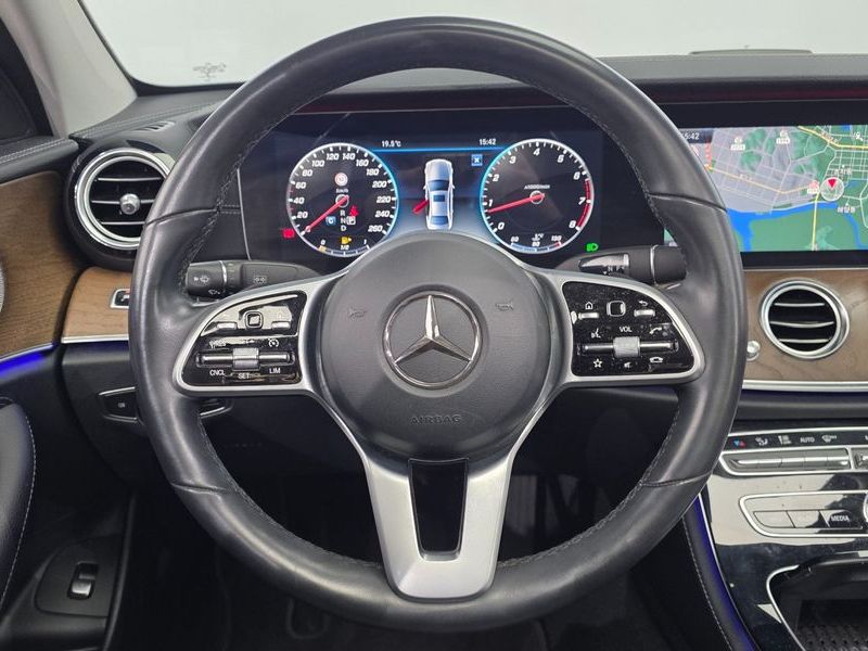 2019 Mercedes-Benz E-Class E300 4MATIC Exclusive photo 15
