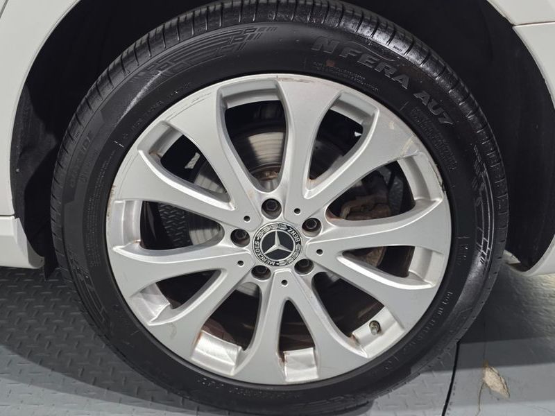 2019 Mercedes-Benz E-Class E300 4MATIC Exclusive photo 21
