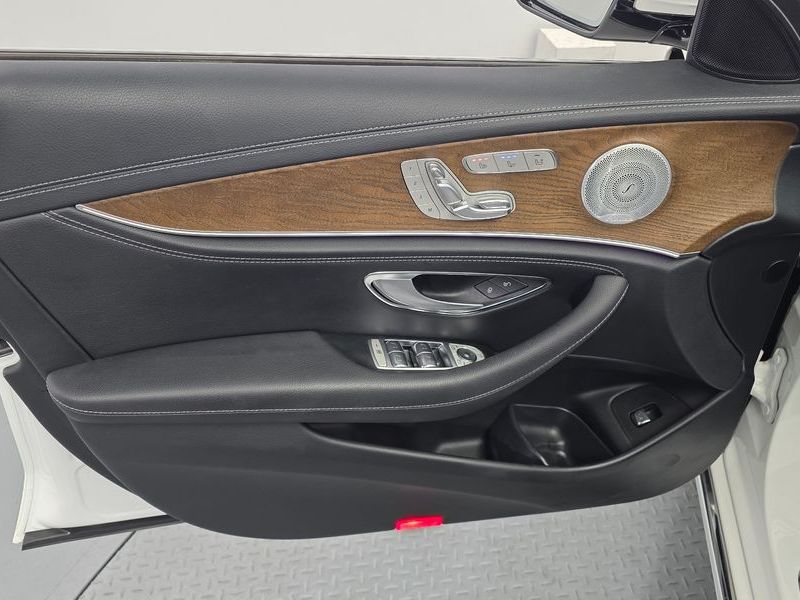 2019 Mercedes-Benz E-Class E300 4MATIC Exclusive photo 24