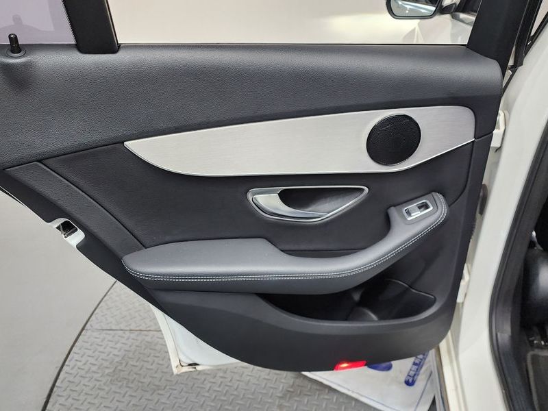 2017 Mercedes-Benz C-Class C220 d Avantgarde photo 25