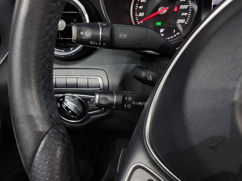 2017 Mercedes-Benz C-Class C220 d Avantgarde photo 28
