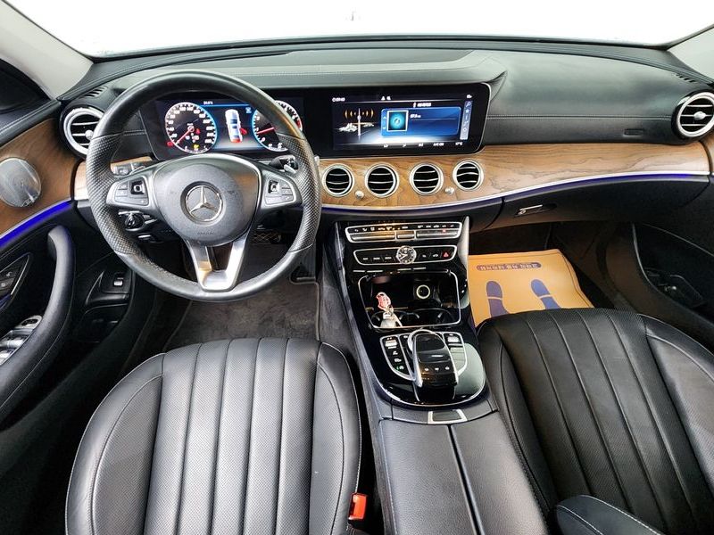 2018 Mercedes-Benz E-Class E300 4MATIC Exclusive photo 7
