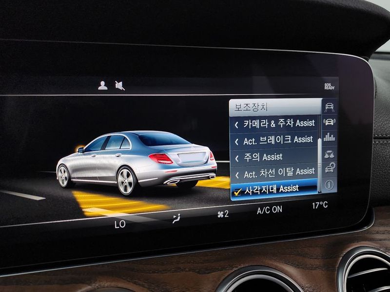 2018 Mercedes-Benz E-Class E300 4MATIC Exclusive photo 15