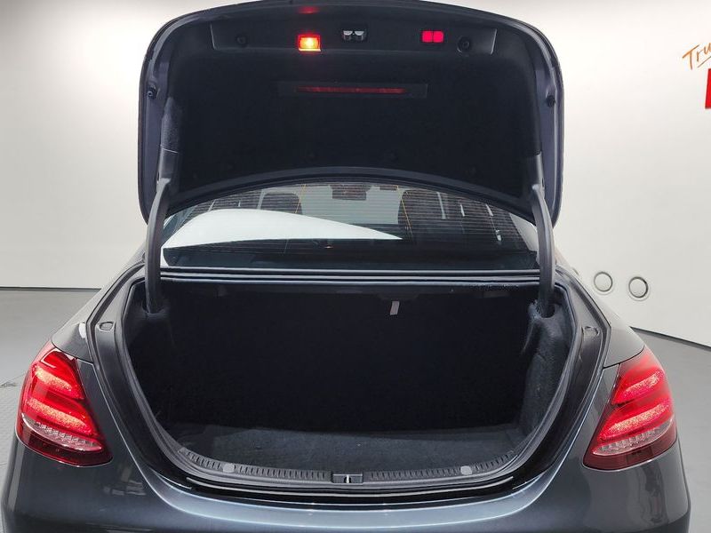 2018 Mercedes-Benz E-Class E300 4MATIC Exclusive photo 16