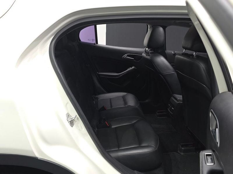 2015 Mercedes-Benz A-Class GLA200 CDI photo 12