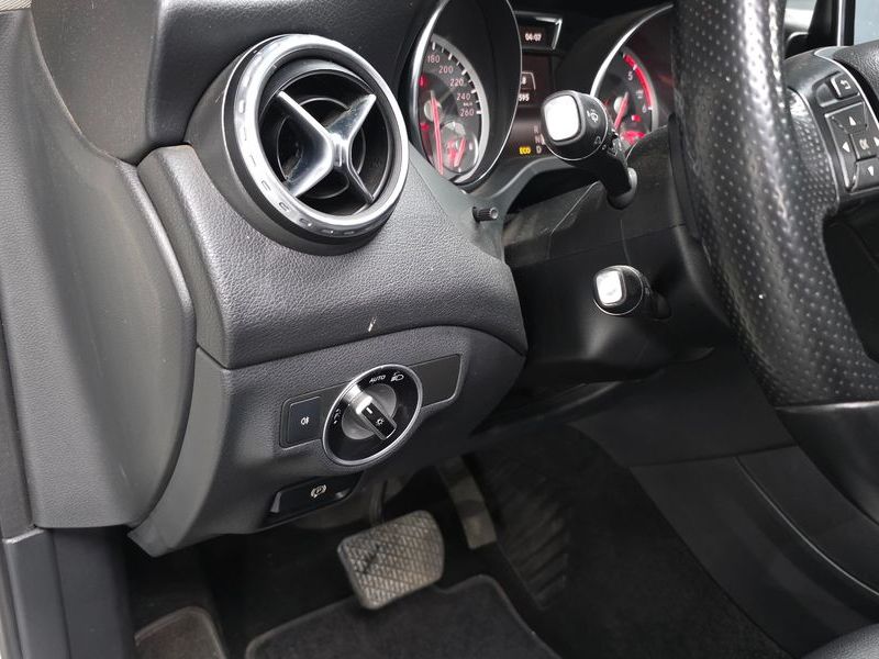 2015 Mercedes-Benz A-Class GLA200 CDI photo 13