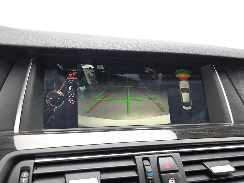 2015 BMW 5 Series 520d xDrive Luxury photo 15