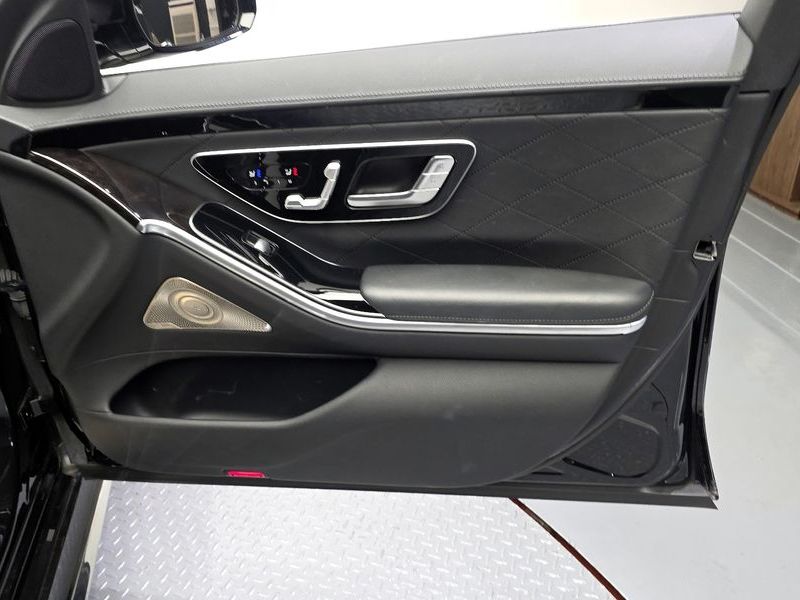 2022 Mercedes-Benz S-Class S500L 4MATIC photo 24