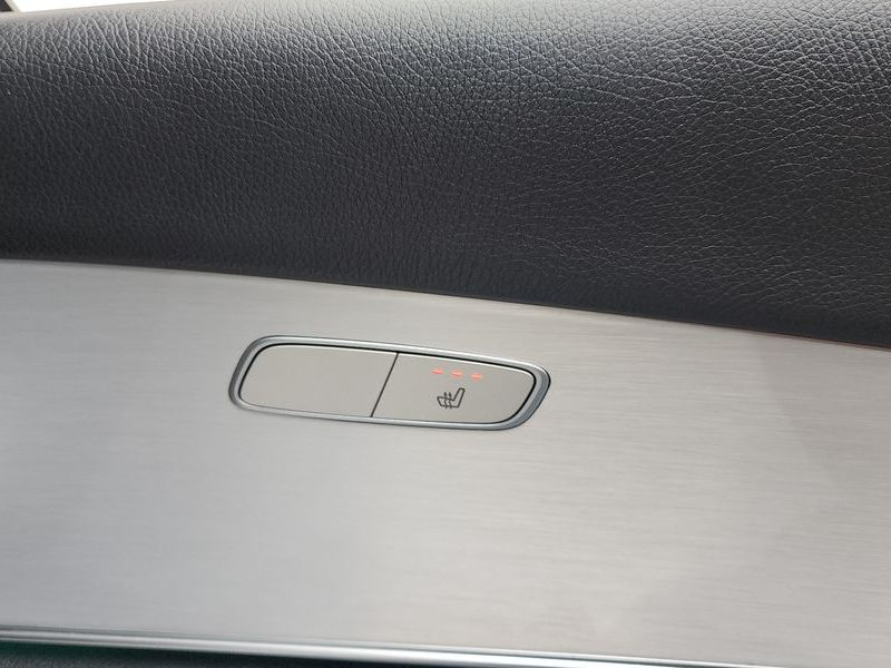 2021 Mercedes-Benz E-Class E250 Avantgarde photo 19