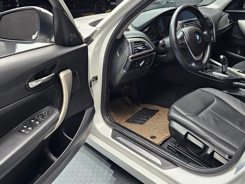 2014 BMW 1시리즈 118d Urban 5Dr photo 10