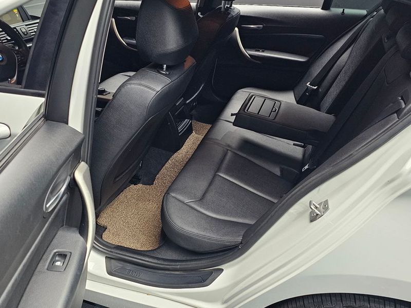 2014 BMW 1시리즈 118d Urban 5Dr photo 11