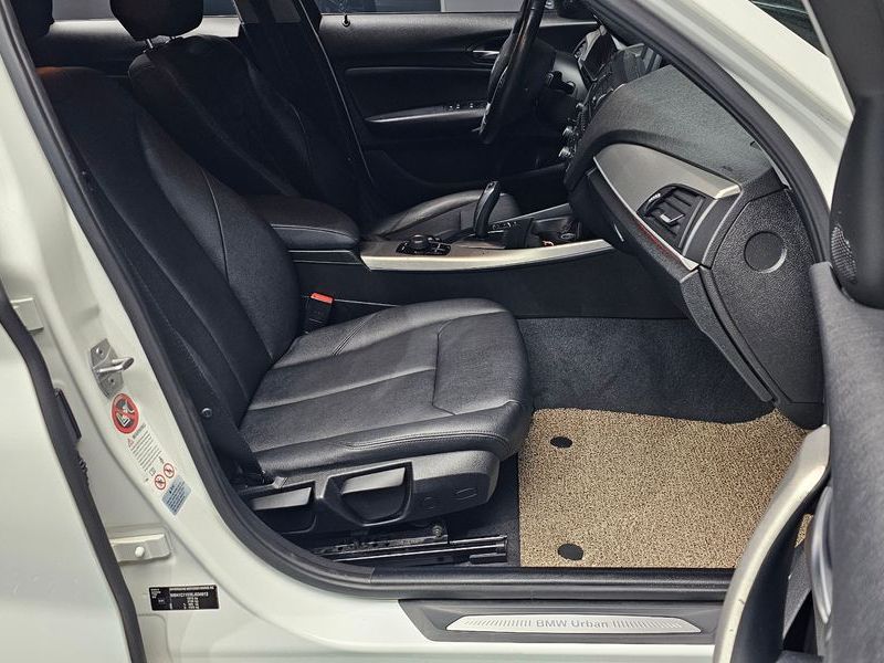 2014 BMW 1시리즈 118d Urban 5Dr photo 12