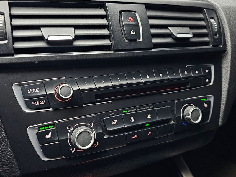 2014 BMW 1시리즈 118d Urban 5Dr photo 17