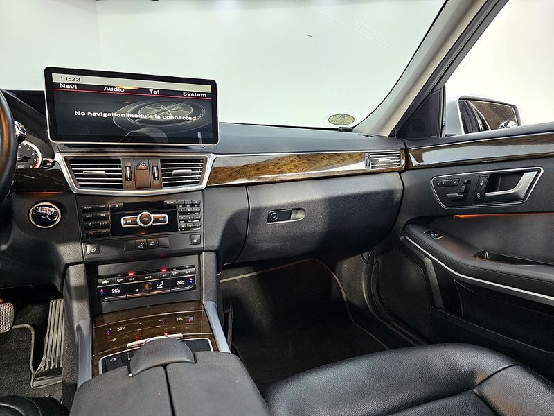 2013 Mercedes-Benz E-Class E200 CGI photo 10