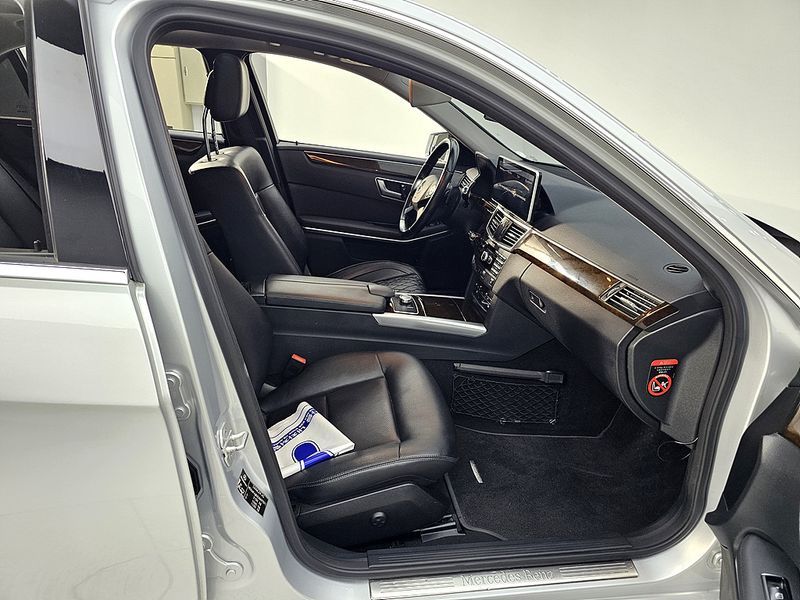 2013 Mercedes-Benz E-Class E200 CGI photo 11