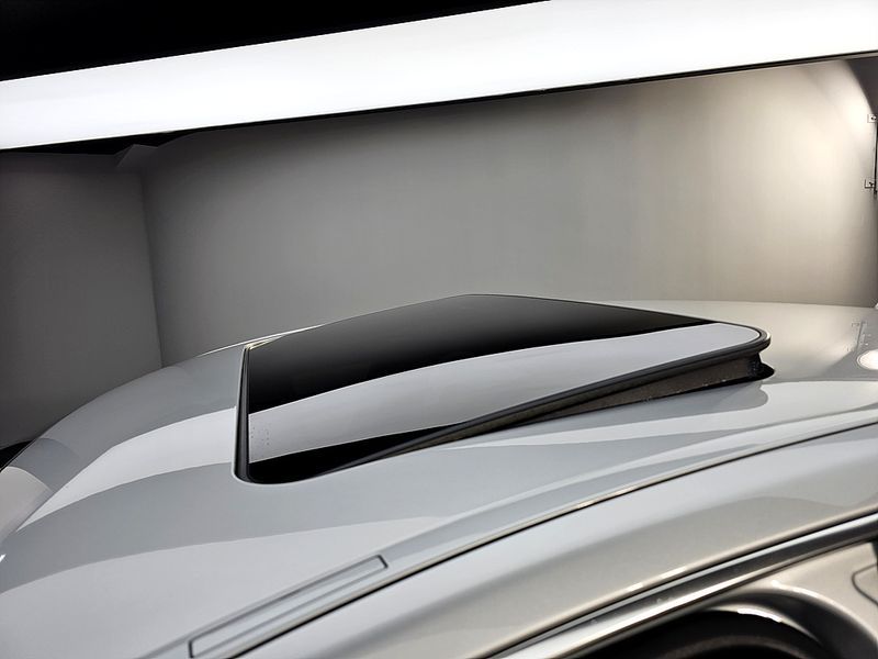 2013 Mercedes-Benz E-Class E200 CGI photo 13