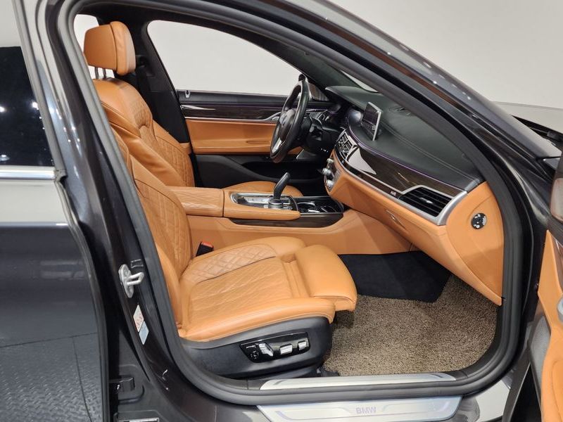 2022 BMW 7 Series 730d xDrive Design Pure Excellence photo 11