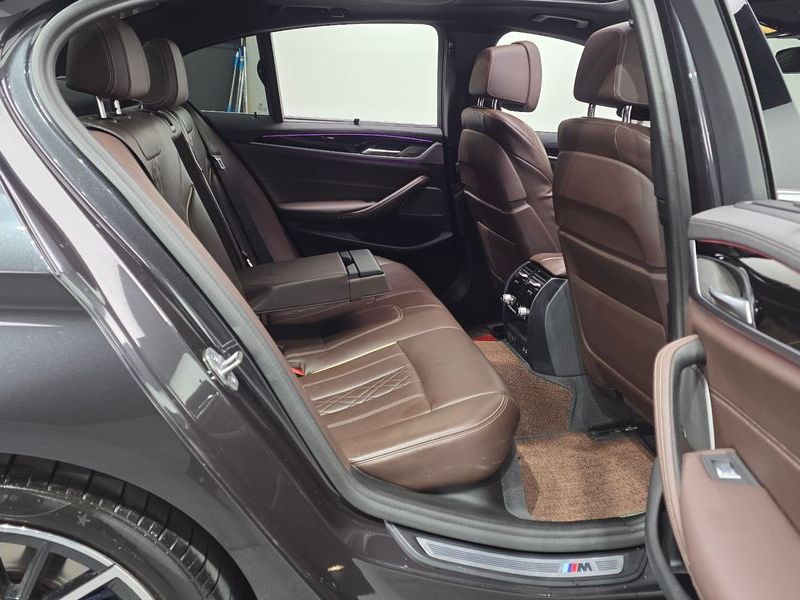 2023 BMW 5 Series 530i xDrive M Sport Package photo 12