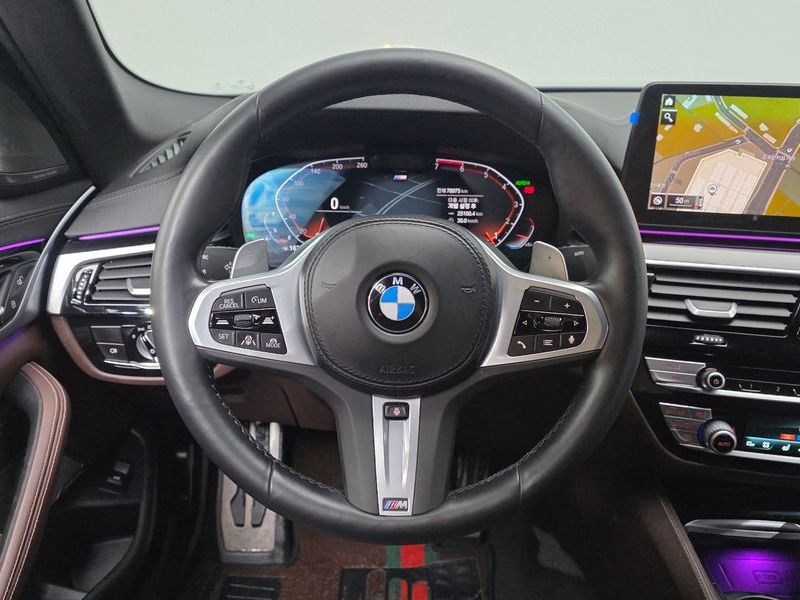 2023 BMW 5 Series 530i xDrive M Sport Package photo 13