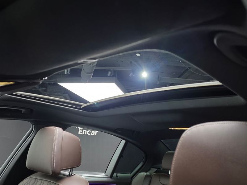 2023 BMW 5 Series 530i xDrive M Sport Package photo 18