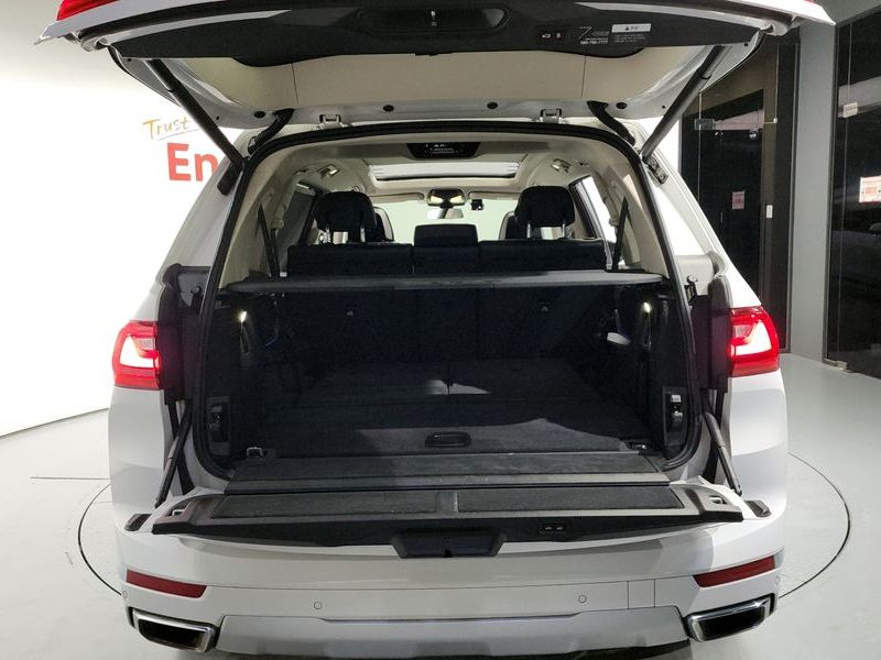 2021 BMW X7 xDrive 40i Design Pure Excellence 7-Seater photo 20