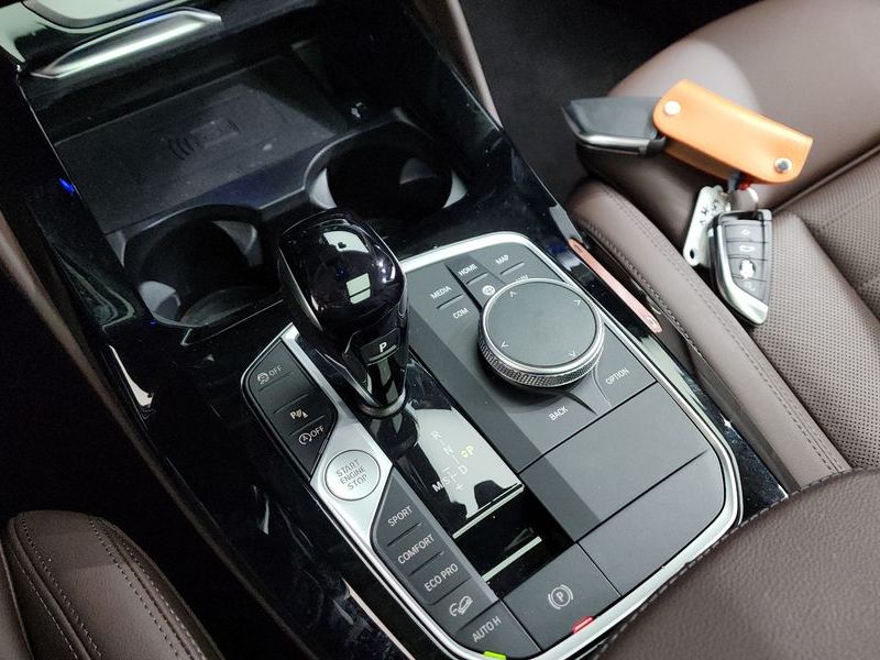 2022 BMW X4 xDrive20i xLine photo 9