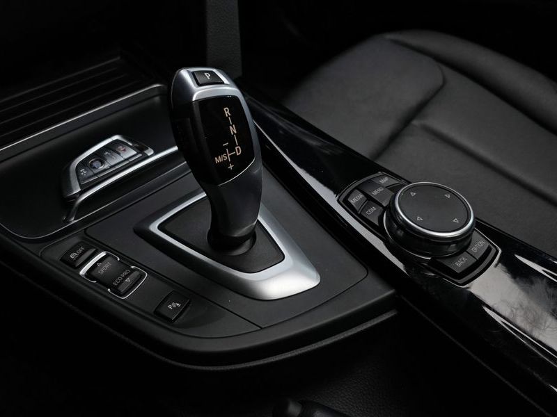 2017 BMW 3 Series 320d photo 9