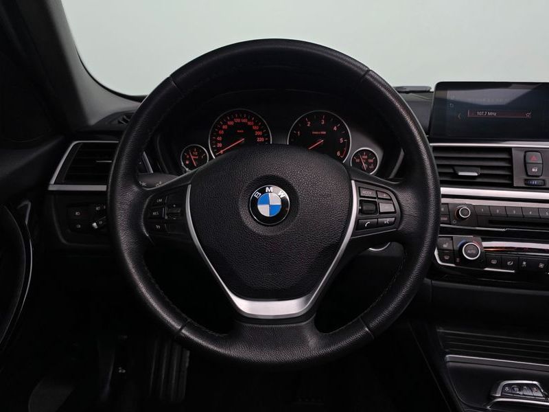 2017 BMW 3 Series 320d photo 13