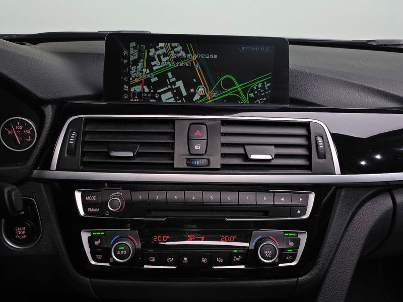 2017 BMW 3 Series 320d photo 14