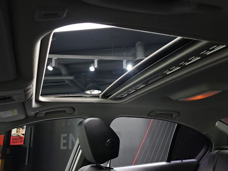 2017 BMW 3 Series 320d photo 18