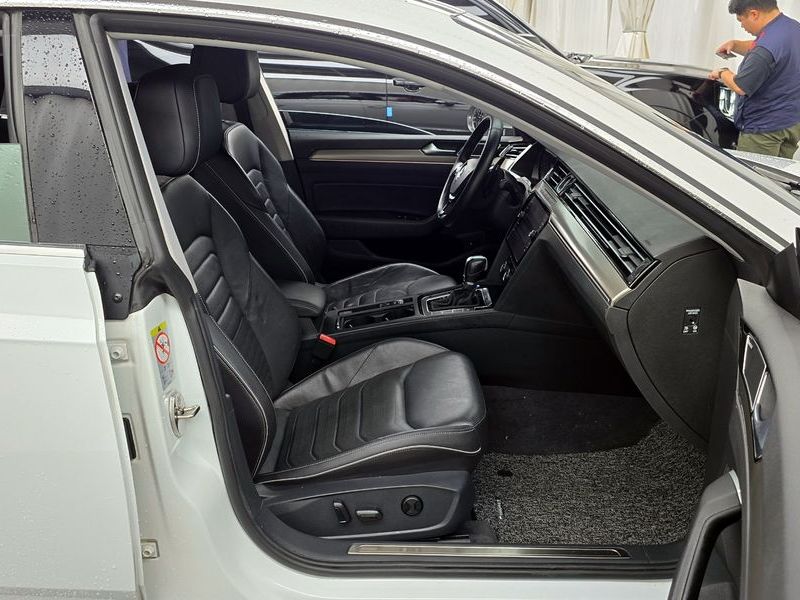 2018 Volkswagen Arteon 2.0 TDI Prestige photo 11
