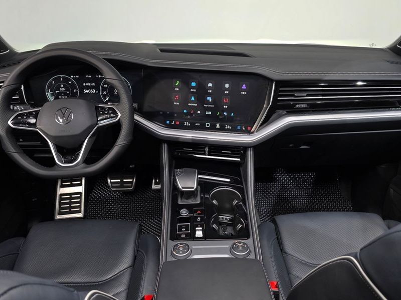 2024 Volkswagen Touareg 3.0 TDI R-Line photo 7