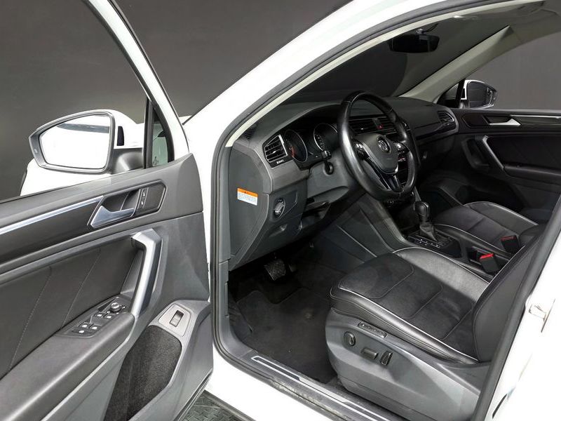 2020 Volkswagen Tiguan 2.0 TDI Premium photo 10