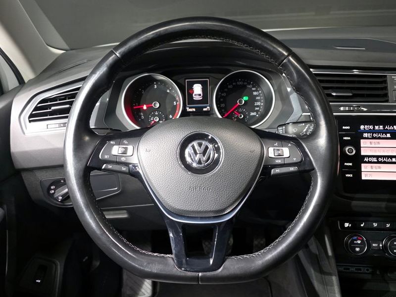 2020 Volkswagen Tiguan 2.0 TDI Premium photo 13