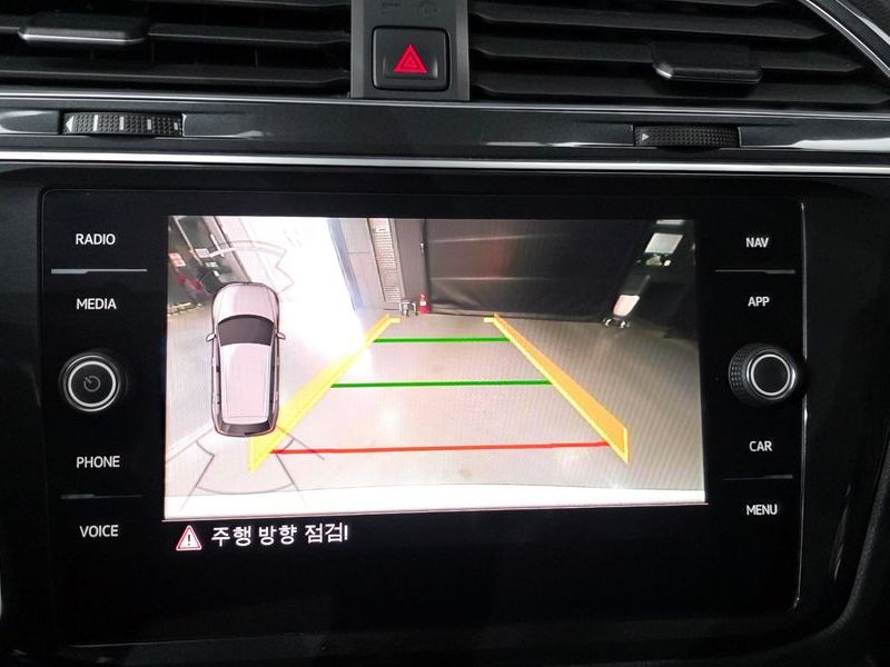 2020 Volkswagen Tiguan 2.0 TDI Premium photo 15