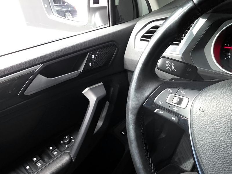 2020 Volkswagen Tiguan 2.0 TDI Premium photo 18
