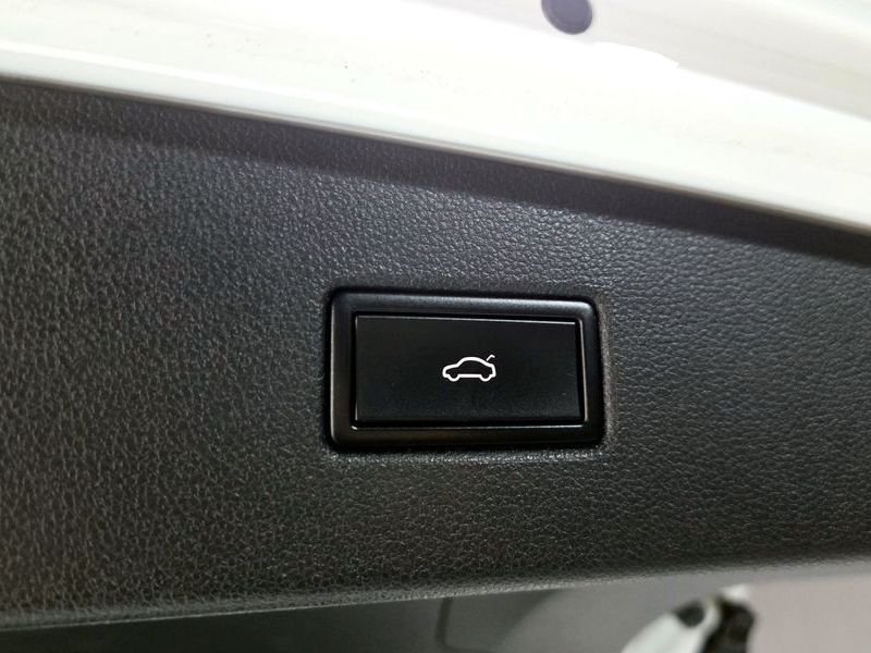 2020 Volkswagen Tiguan 2.0 TDI Premium photo 20