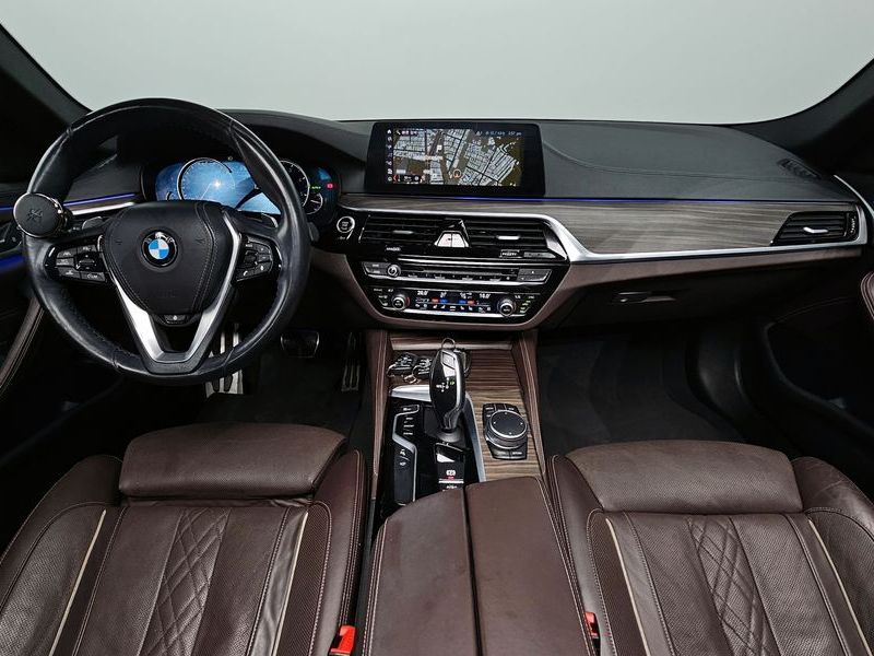 2018 BMW 5 Series 520d xDrive M Sport Package Plus photo 7