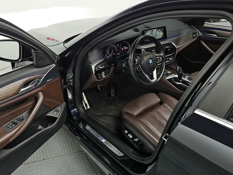 2018 BMW 5 Series 520d xDrive M Sport Package Plus photo 10