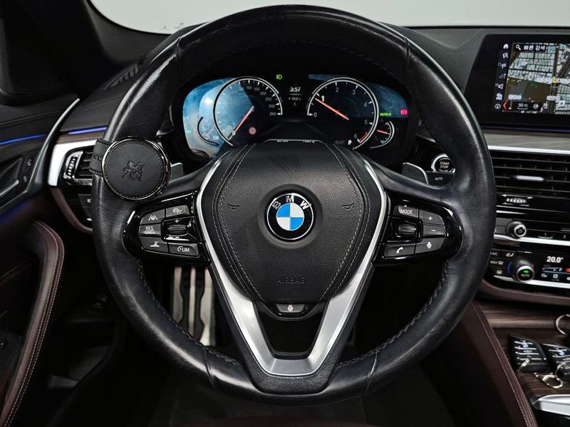 2018 BMW 5 Series 520d xDrive M Sport Package Plus photo 13