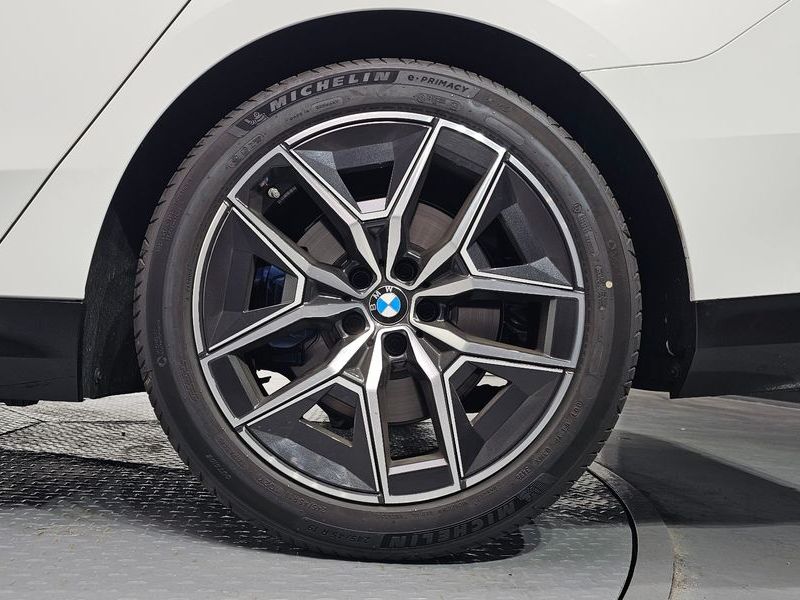 2026 BMW 5 Series 520i M Sport photo 21