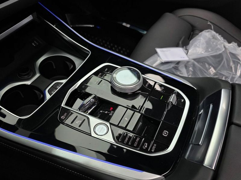 2026 BMW X5 xDrive 40i M Sport photo 9