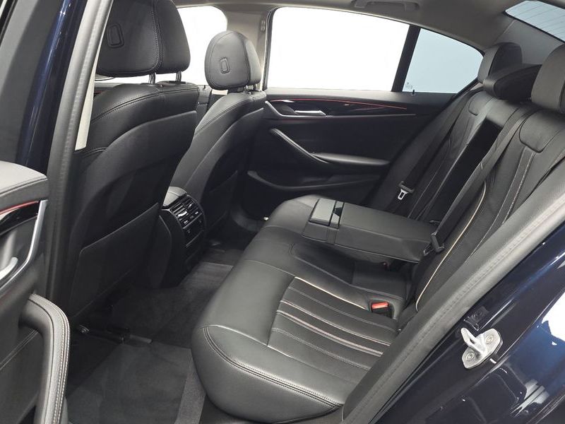 2019 BMW 5 Series 520i Luxury photo 12