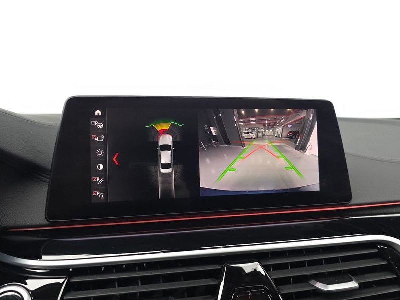 2019 BMW 5 Series 520i Luxury photo 15