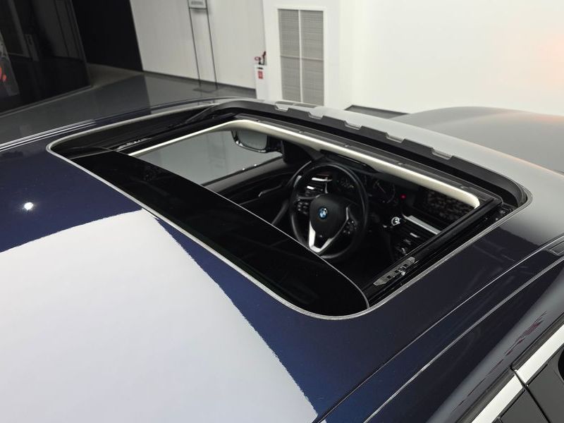 2019 BMW 5 Series 520i Luxury photo 16